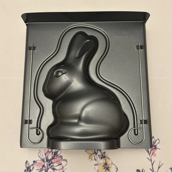 Birkmann Easter Bunny Cake Mold NWT - Picture 5 of 7